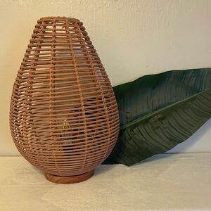 Wicker lamp shade